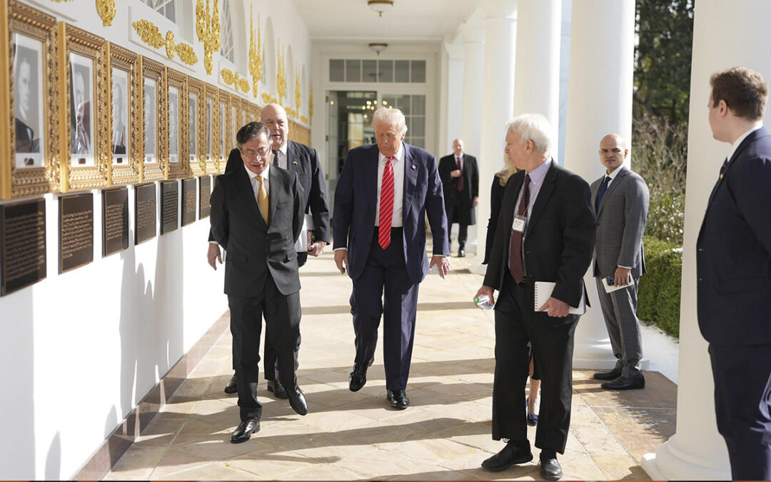 Petro entrega a Trump lista de presuntos capos de la droga durante su reunión en la Casa Blanca