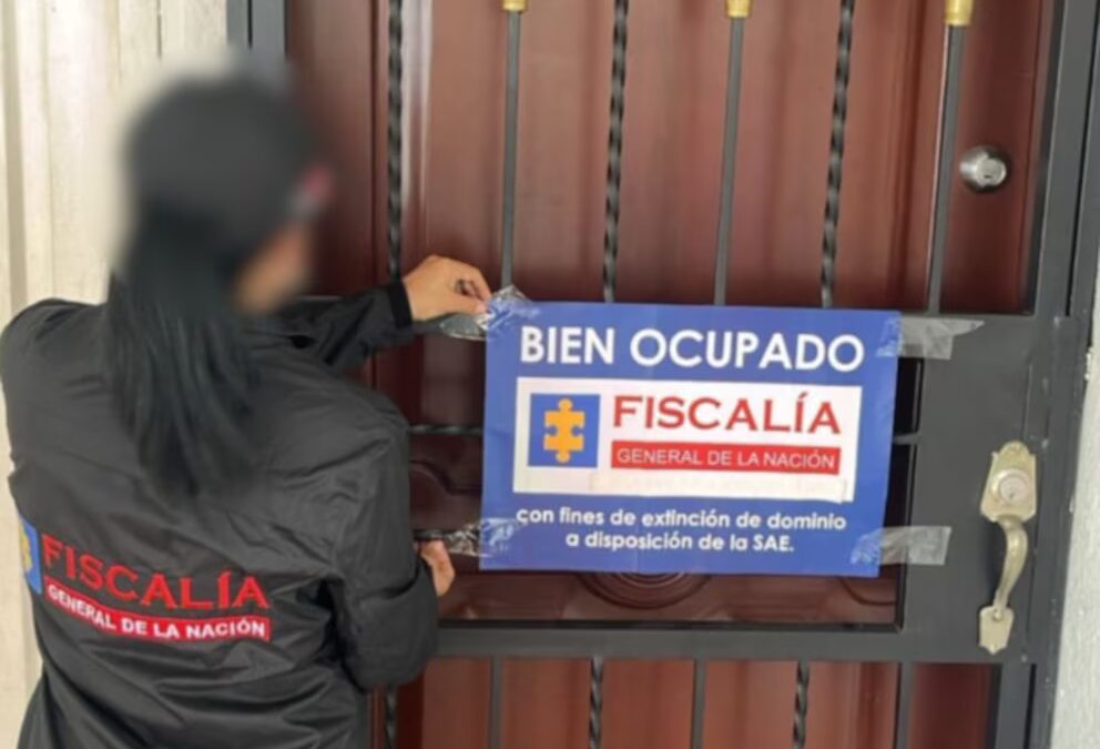 La Policía y la Fiscalía descubren 20 toneladas de ácido clorhídrico en una finca ligada a extinción de dominio del exnarcotraficante alias Pacho Herrera