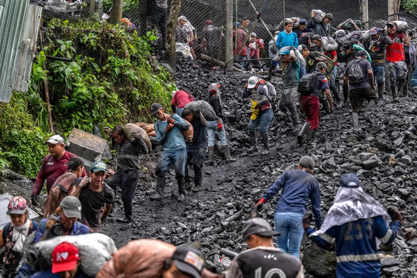 Minería ilegal de oro controlada por grupos armados desbanca en ganancias al narcotráfico en Colombia