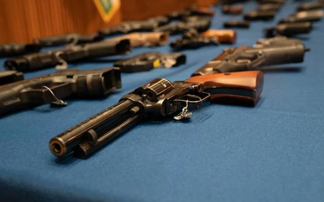 UIF y agencia de EU pactan para dar seguimiento al dinero involucrado en el tráfico de armas