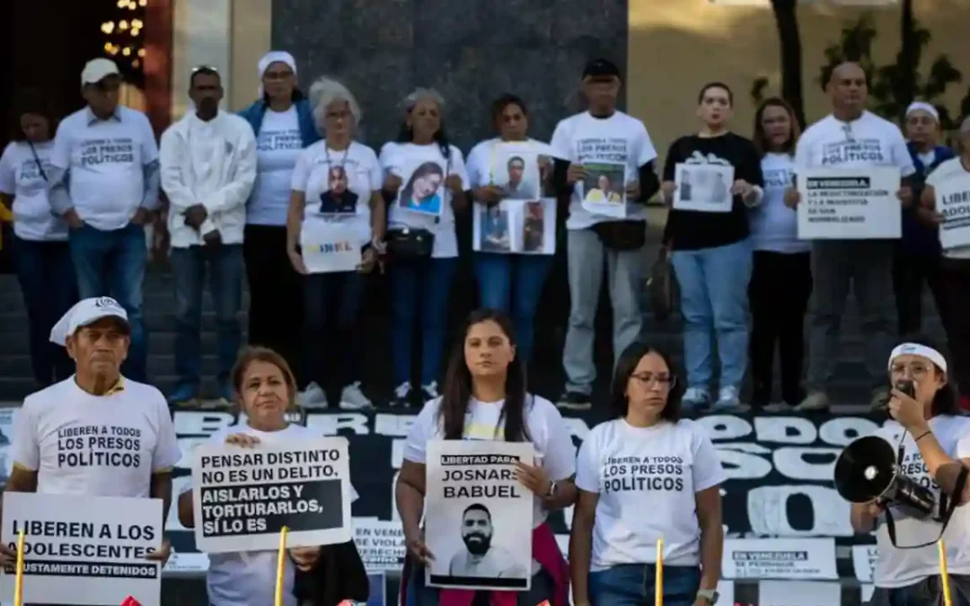 Venezuela libera presos políticos y cerrará la cámara de torturas ‘El Helicoide’ tras captura de Maduro